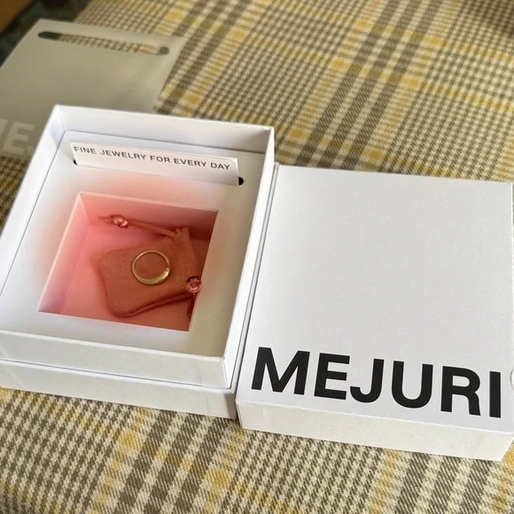 Mejuri ORGANIC DÔME THIN MARQUISE CUT NESTING RING Size 6 - Picture 5 of 5